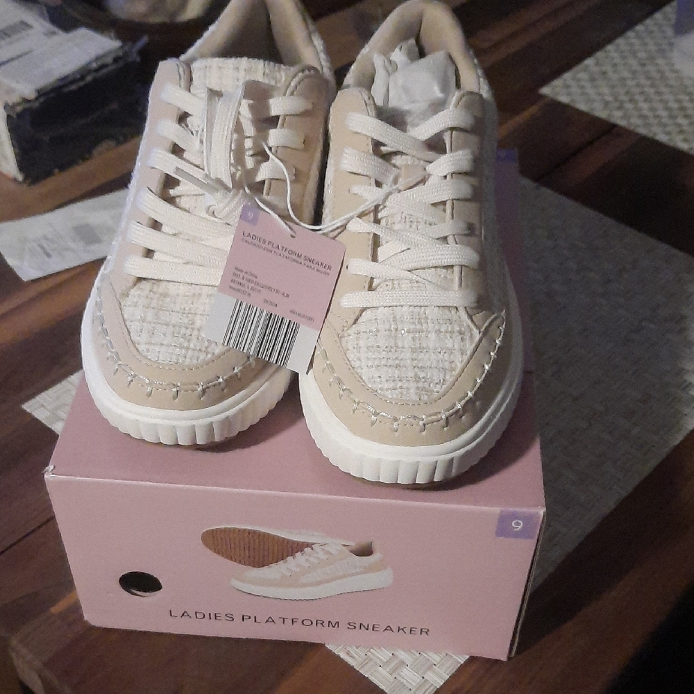 Platform Sneaker - Beige
